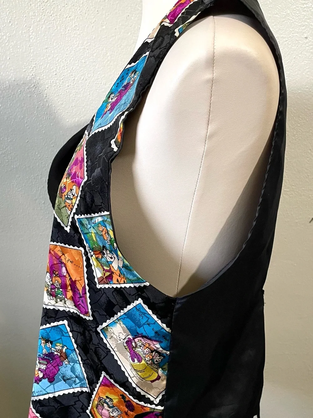The Flintstones Hanna Barbera Vintage Cartoon Novelty Vest Colorful Retro TV 90s